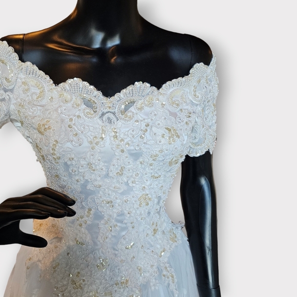 Vintage White Mon Cheri Ballgown Wedding Dress - Picture 11 of 15